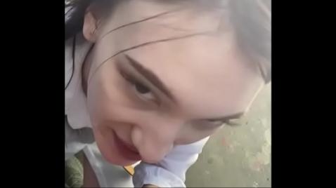 Öğrenci sokakta oral seks yapıyor